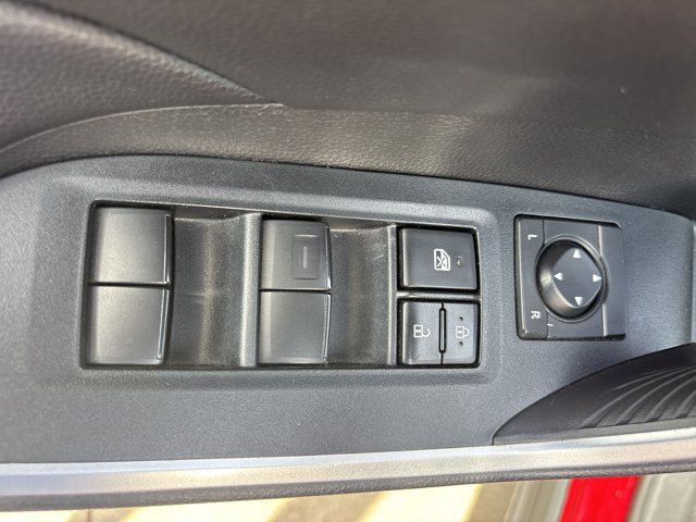 Used 2021 Toyota RAV4 XLE w/ Convenience Package FWD image 21