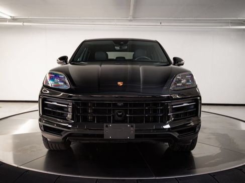 Used 2024 Porsche Cayenne Coupe AWD/4WD image 10
