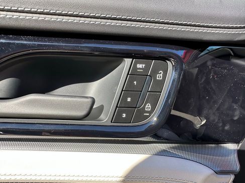 Used 2026 Porsche Panamera image 20