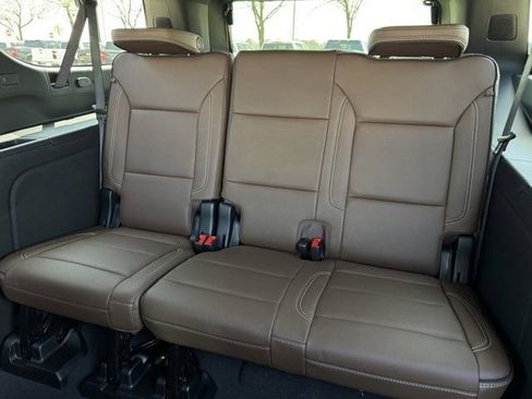 New 2026 Chevrolet Suburban High Country AWD/4WD image 25