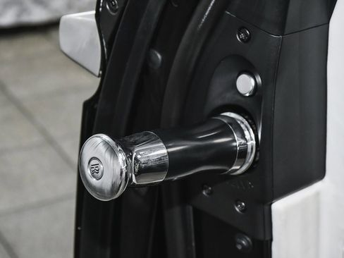 Used 2018 Rolls-Royce Ghost image 11