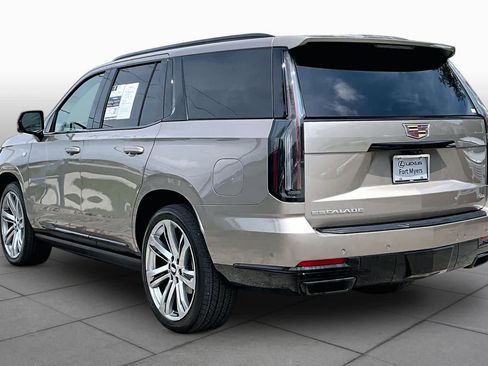 Used 2025 Cadillac Escalade Sport Platinum w/ LPO, Floor Liner Package AWD/4WD image 12