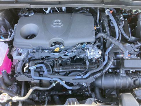 Certified 2025 Toyota Sienna XLE image 18