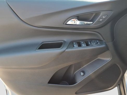 Used 2024 Chevrolet Equinox LT w/ LPO, Floor Liner Package FWD image 17