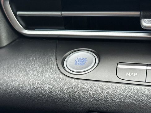 Certified 2024 Hyundai Elantra SEL image 19