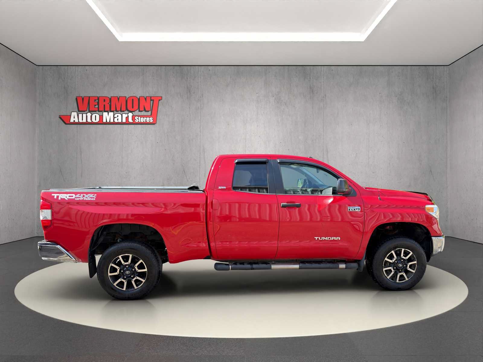 Used 2014 Toyota Tundra SR5 w/ TRD Off Road Package AWD/4WD image 9