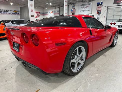 Used 2005 Chevrolet Corvette Coupe w/ Preferred Equipment Group RWD image 17