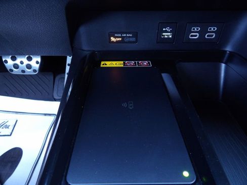 Used 2025 Toyota Camry SE image 20