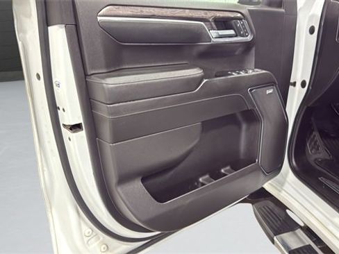 Used 2022 Chevrolet Silverado 1500 LTZ w/ Z71 Off-Road Package image 26