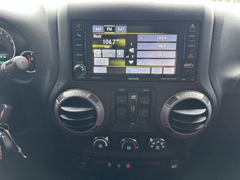 Used 2017 Jeep Wrangler Unlimited Sport w/ Quick Order Package 24S image 16