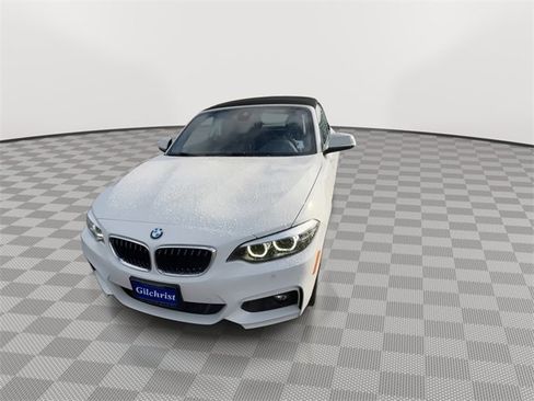 Used 2020 BMW 230i Convertible w/ M Sport Package image 3