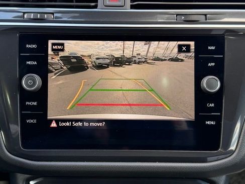 Used 2020 Volkswagen Tiguan SEL Premium R-Line image 32