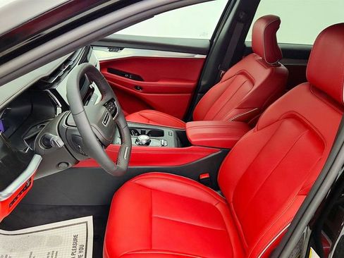 Used 2025 Jeep Wagoneer S Launch Edition image 21