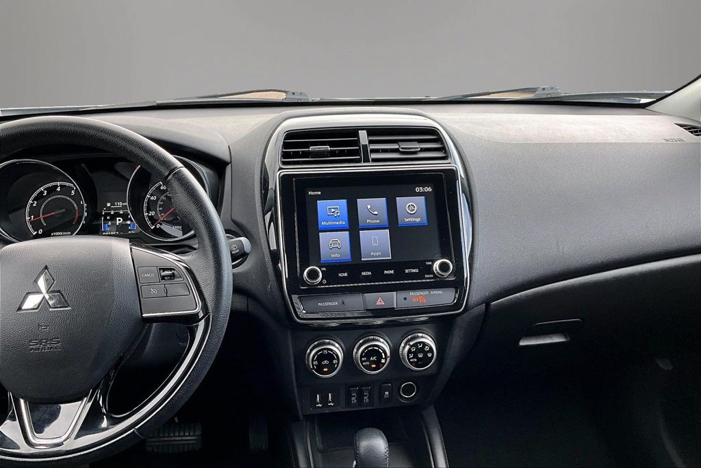 Used 2024 Mitsubishi Outlander Sport SE AWD/4WD image 9