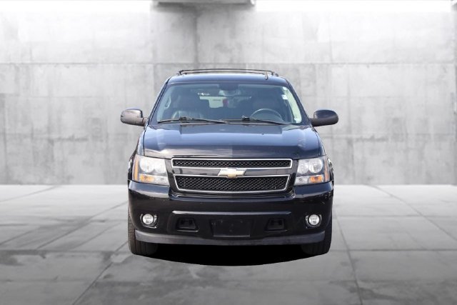 Used 2009 Chevrolet Suburban LT w/ Luxury Package RWD image 4