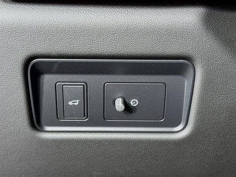 Used 2026 Jaguar F-PACE R-Dynamic S image 10