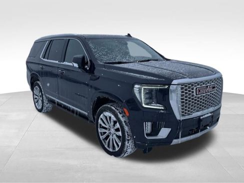Used 2024 GMC Yukon Denali w/ Denali Reserve Package image 3