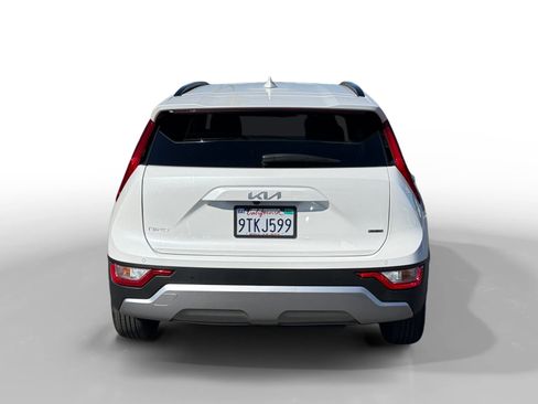 Used 2025 Kia Niro EX FWD image 4