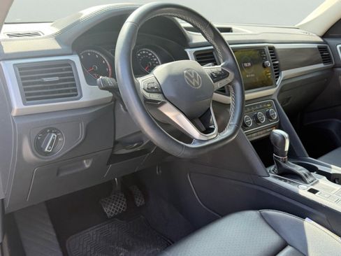 Used 2021 Volkswagen Atlas SE w/ Towing Package FWD image 10