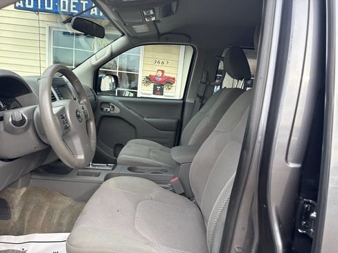 Used 2017 Nissan Frontier SV image 27