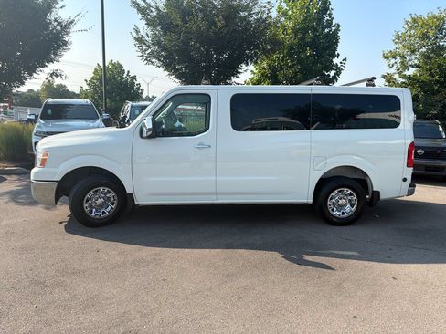 Used 2018 Nissan NV 3500 SL RWD image 4
