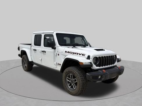 Used 2026 Jeep Gladiator Mojave AWD/4WD image 2