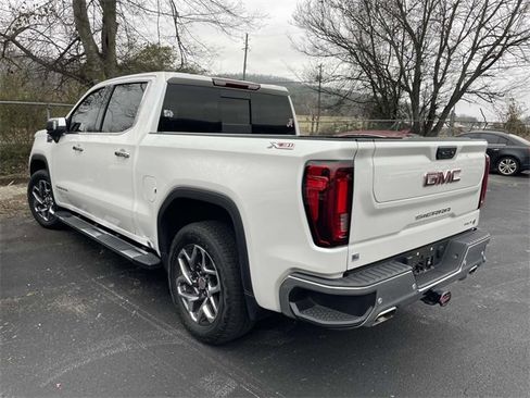 Used 2024 GMC Sierra 1500 SLT w/ SLT Premium Plus Package image 4