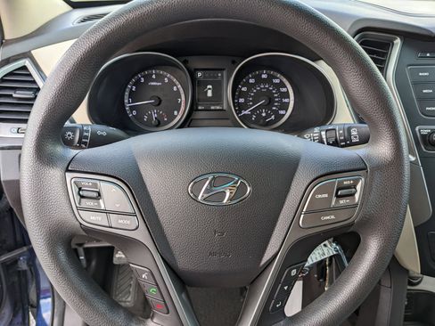 Used 2017 Hyundai Santa Fe Sport FWD image 31