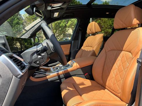 New 2026 BMW X7 xDrive40i w/ M Sport Package AWD/4WD image 14