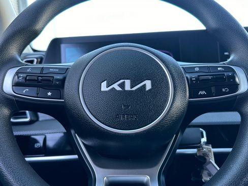 Used 2024 Kia Sportage LX AWD/4WD image 23