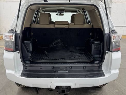 Used 2019 Toyota 4Runner SR5 AWD/4WD image 13