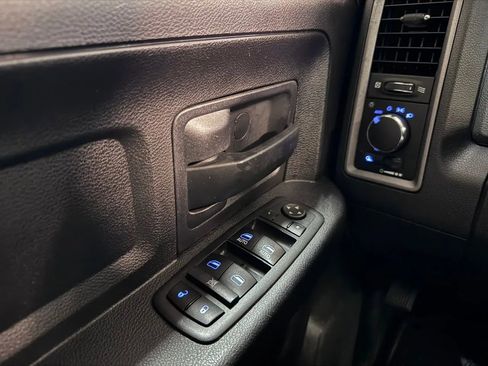 Used 2017 RAM 2500 Tradesman w/ Chrome Appearance Group image 18