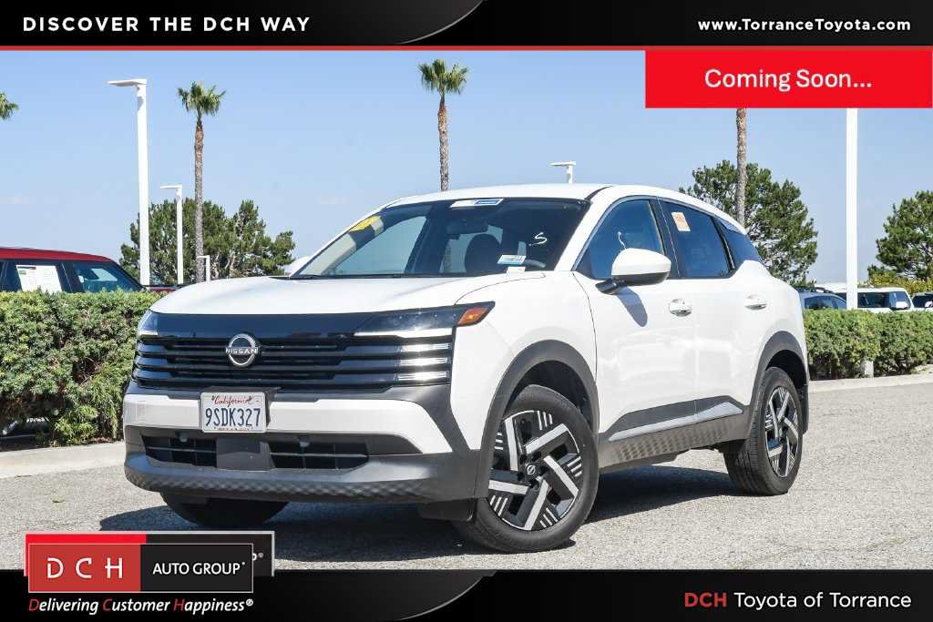 Used 2025 Nissan Kicks SV FWD image 1