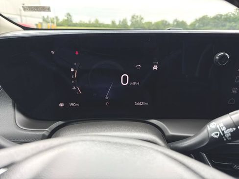 Used 2024 Buick Encore GX Avenir w/ Avenir Technology Package FWD image 11