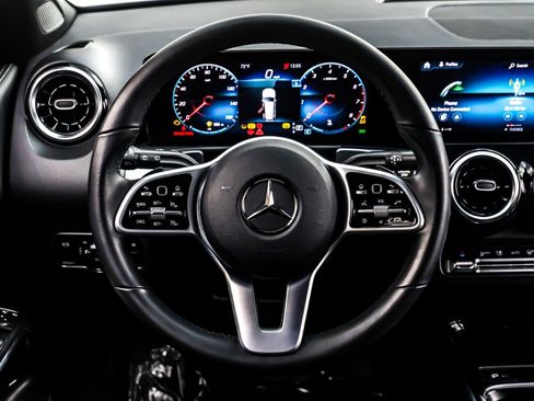 Used 2022 Mercedes-Benz GLB 250 image 19