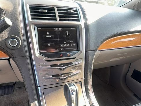 Used 2015 Lincoln MKX AWD w/ Equipment Group 101A image 12