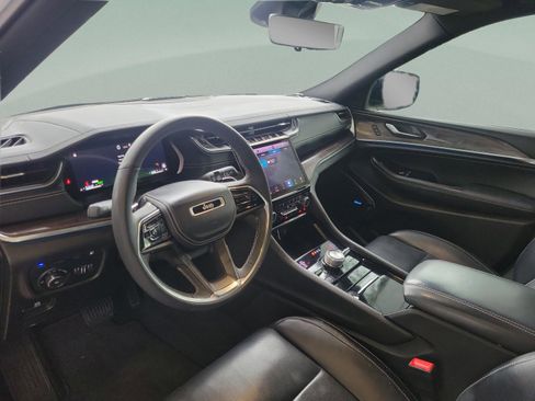 Used 2022 Jeep Grand Cherokee Overland w/ Luxury Tech Group IV image 30