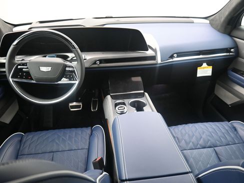 New 2026 Cadillac Vistiq Premium Luxury w/ LPO, Floor Liner Package image 10