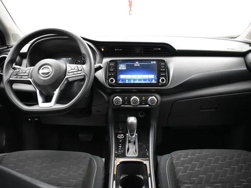 Used 2024 Nissan Kicks SV image 19