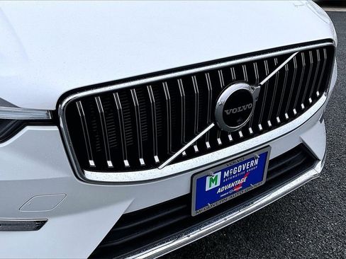 Certified 2023 Volvo XC60 B5 Plus image 32