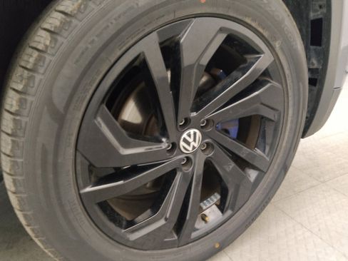 Used 2020 Volkswagen Atlas Cross Sport SE w/ Panoramic Sunroof Package AWD/4WD image 31