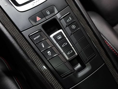 Used 2019 Porsche 911 Carrera 4 AWD/4WD image 40