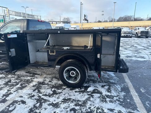 Used 2017 GMC Sierra 3500 SLE w/ SLE Preferred Package image 16