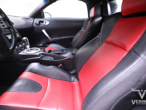 Used 2005 Nissan 350Z Touring image 10