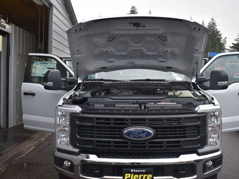 New 2026 Ford F350 XL w/ XL Chrome Package image 21