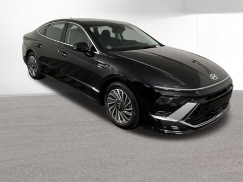 Used 2026 Hyundai Sonata SEL FWD image 2