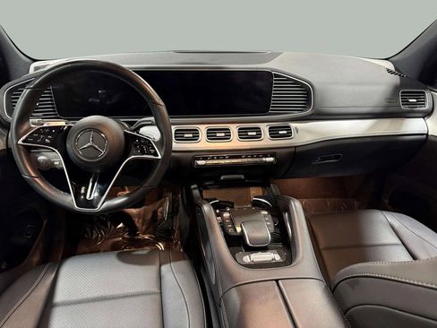 Used 2025 Mercedes-Benz GLS 450 4MATIC image 21