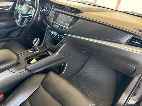 Used 2019 Cadillac XT5 Premium Luxury w/ Sport Package FWD image 12