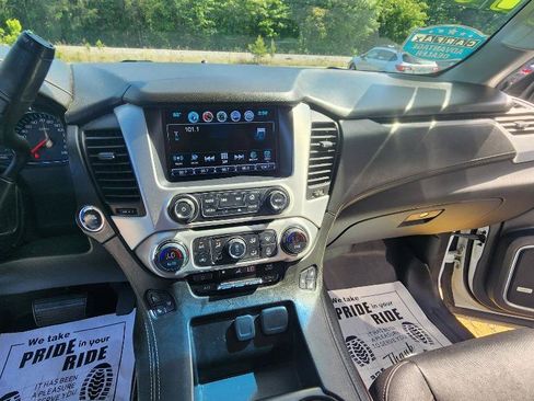 Used 2018 GMC Yukon SLT w/ Open Road Package AWD/4WD image 42