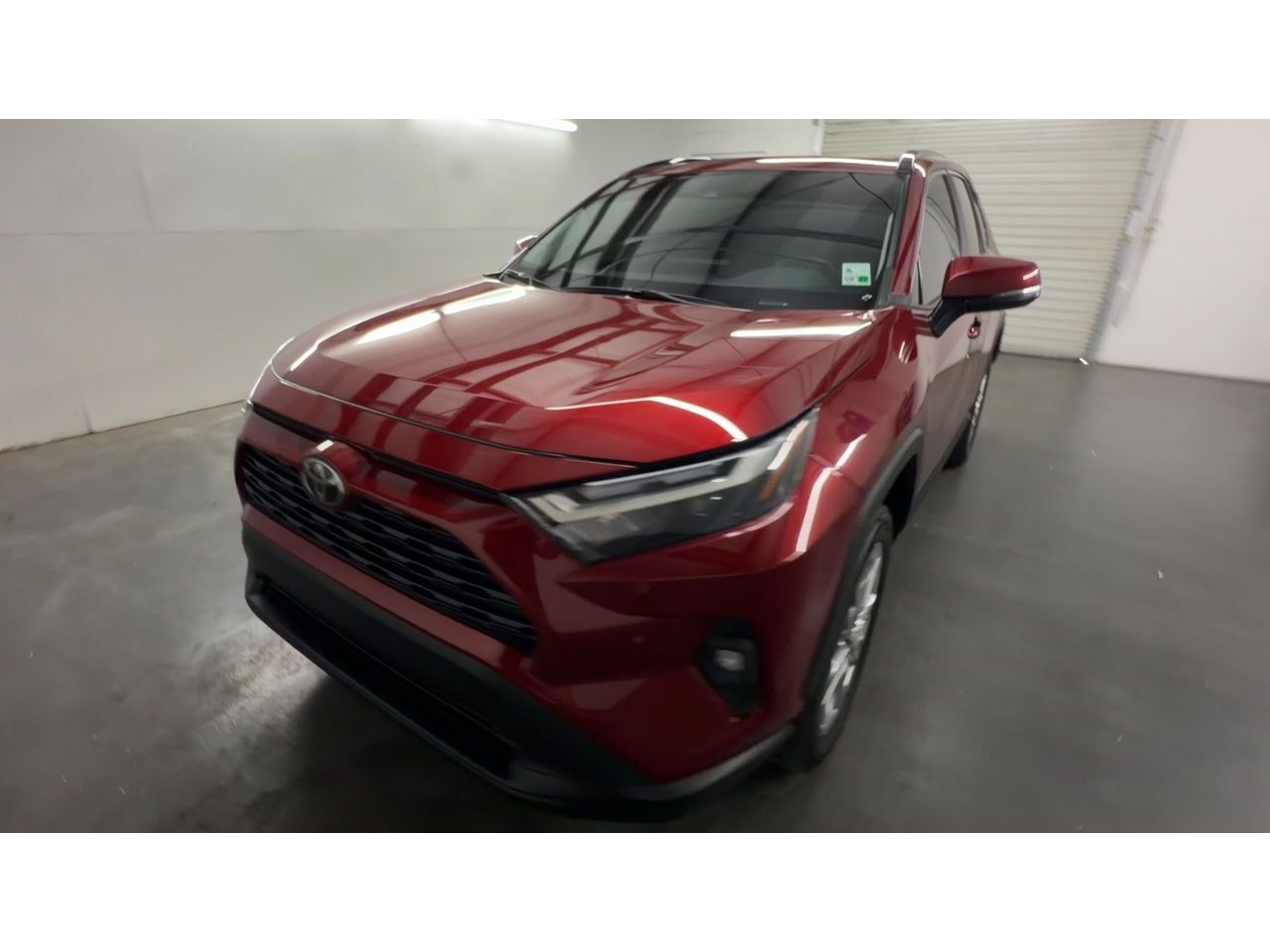 Used 2025 Toyota RAV4 XLE Premium FWD image 4